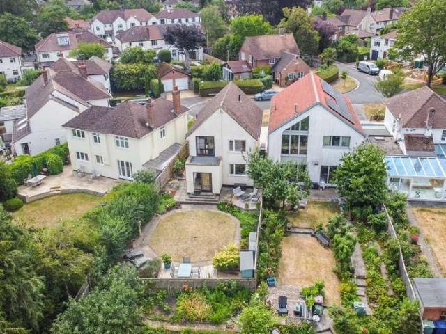 4 bed house for sale