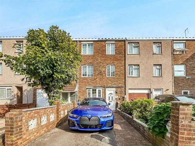 4 bed house for sale