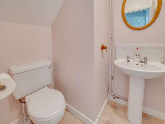 4 bed house for sale