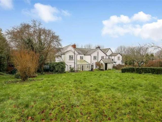 4 bed house for sale