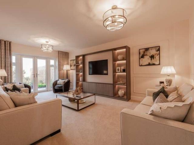 4 bed house for sale