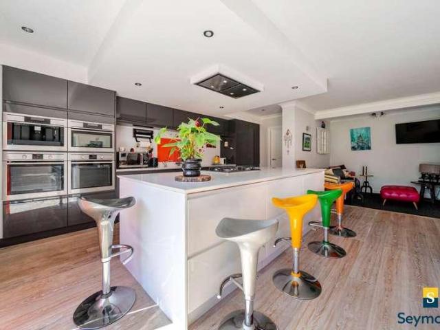 4 bed house for sale