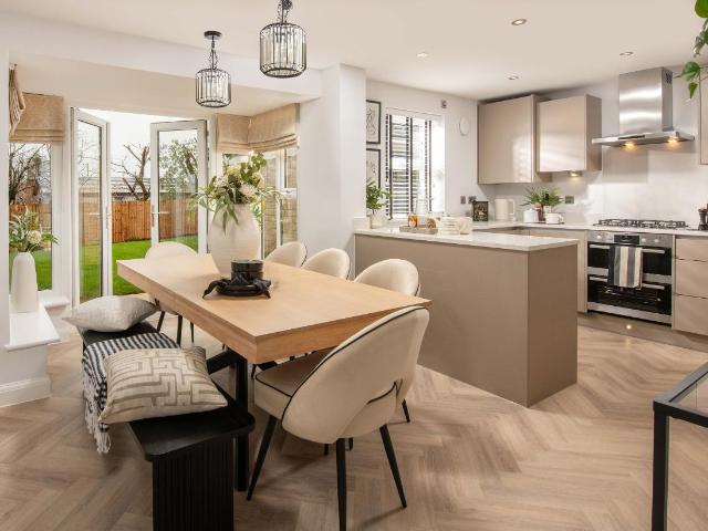 4 bed house for sale