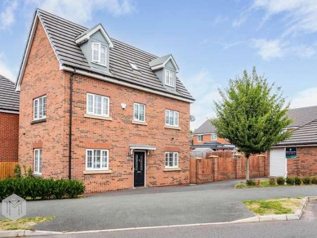 4 bed house for sale