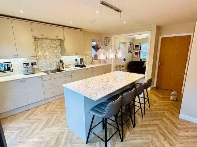 4 bed house for sale