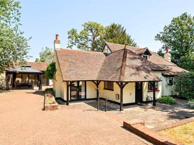 4 bed house for sale