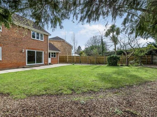 4 bed house for sale