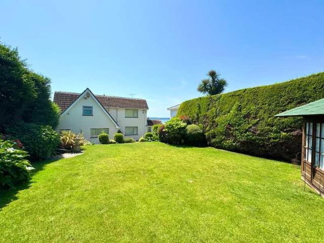 4 bed house for sale