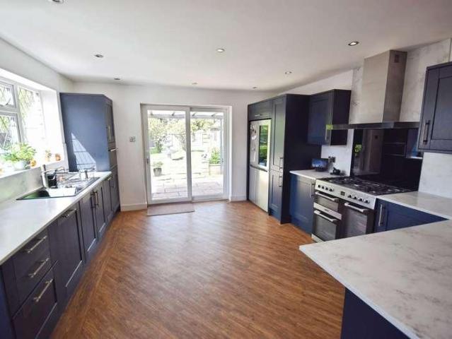 4 bed house for sale