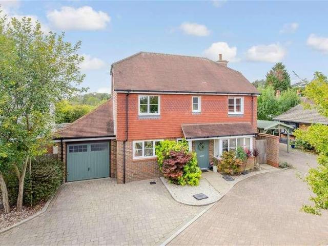 4 bed house for sale