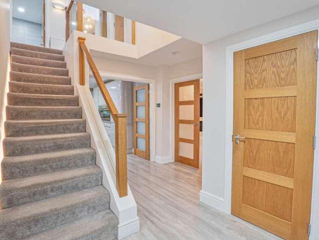 4 bed house for sale