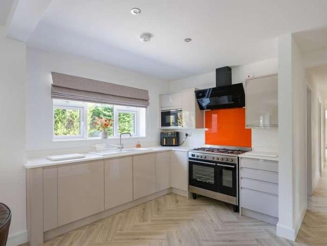 4 bed house for sale