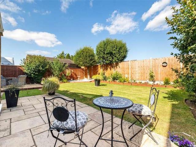 4 bed house for sale
