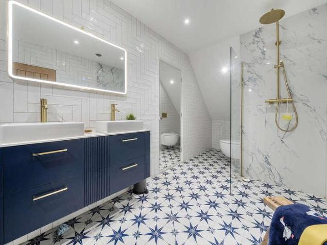 4 bed house for sale