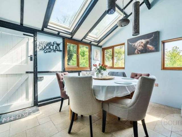 4 bed house for sale
