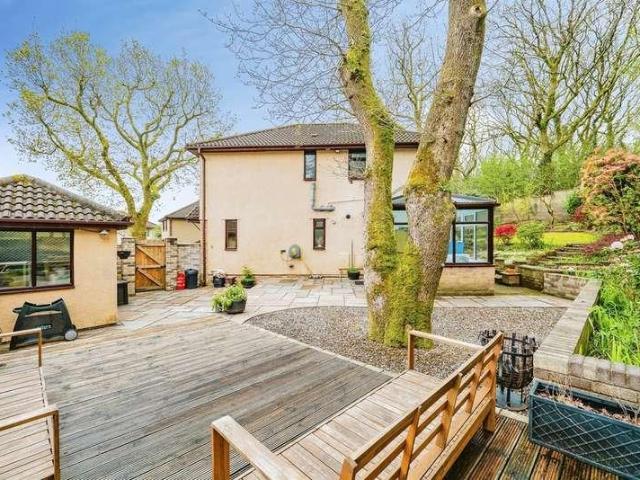 4 bed house for sale