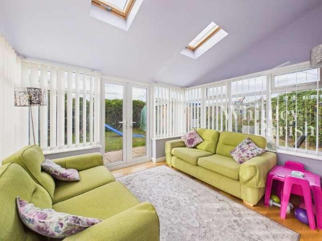 4 bed house for sale