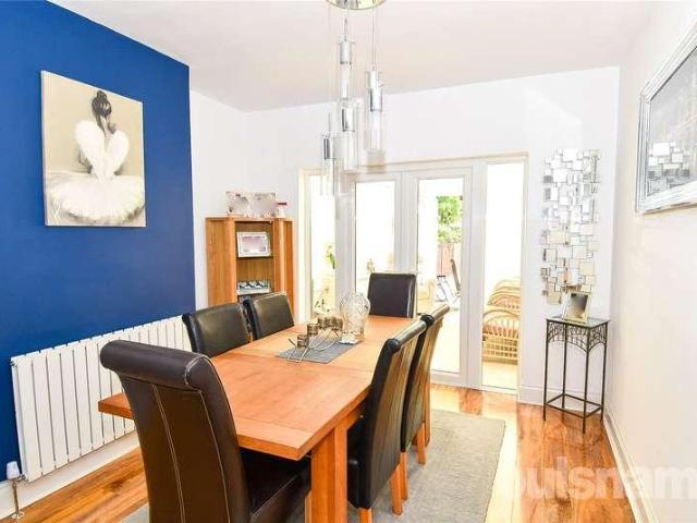 4 bed house for sale