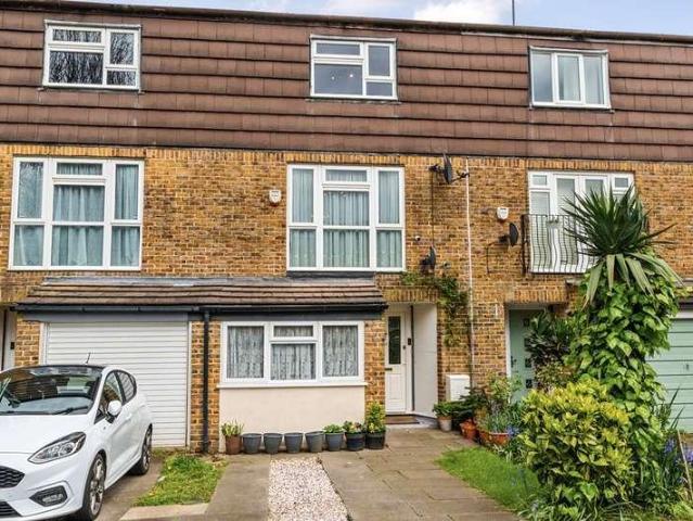 4 bed house for sale