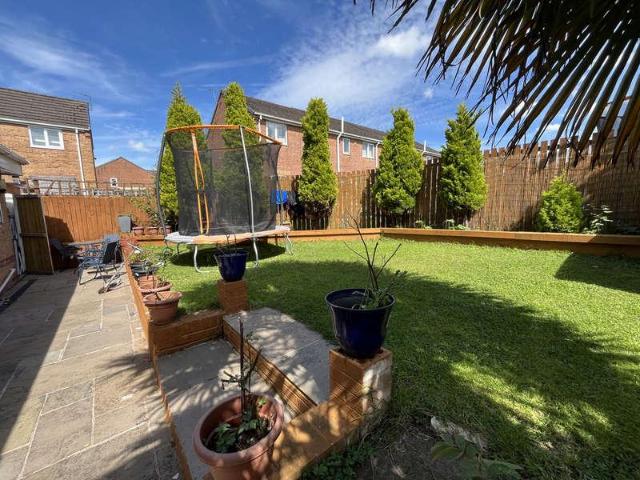 4 bed house for sale