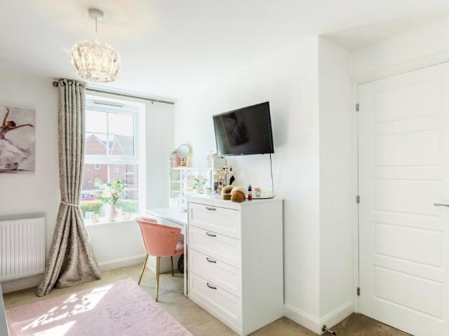 4 bed house for sale