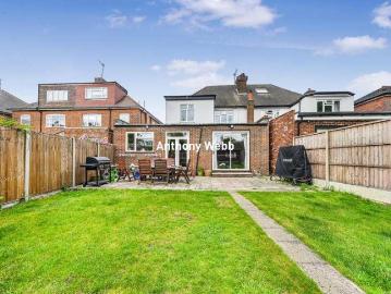 4 bed house for sale