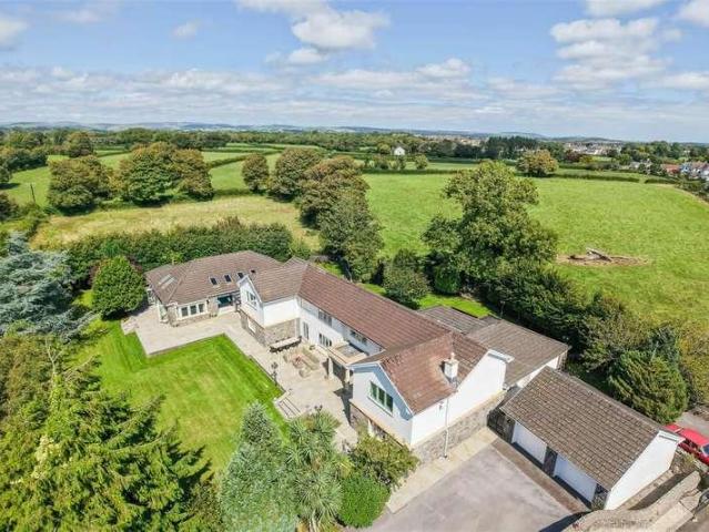 4 bed house for sale
