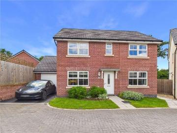 4 bed house for sale