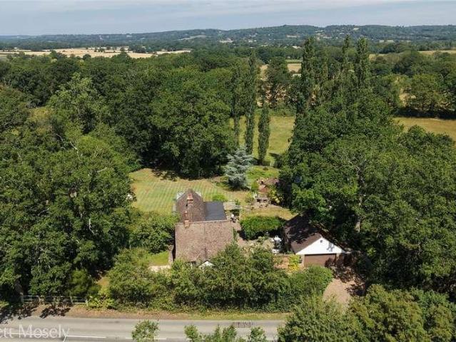 4 bed house for sale