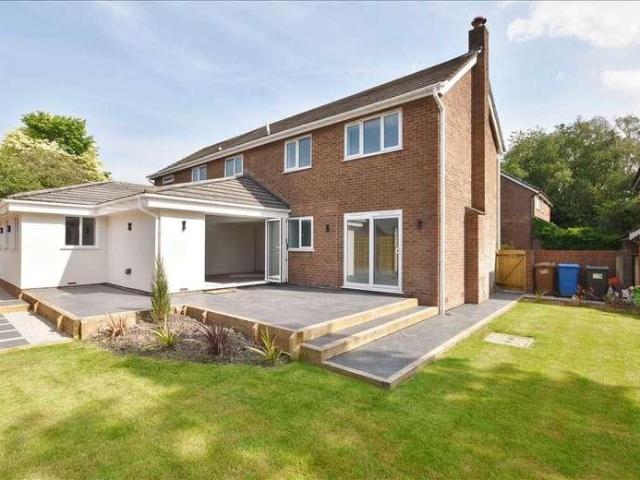 4 bed house for sale