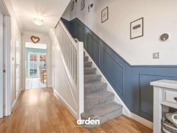 4 bed house for sale