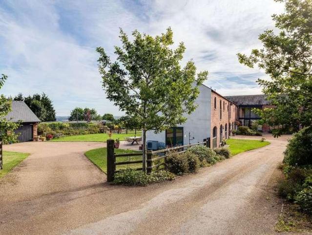 4 bed house for sale