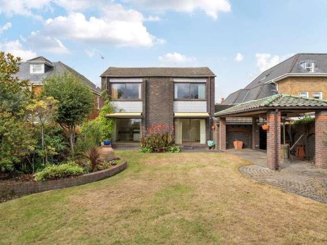 4 bed house for sale