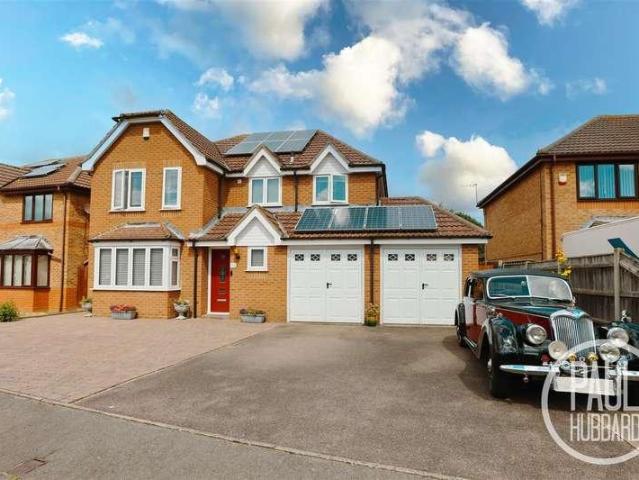 4 bed house for sale