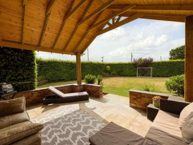 4 bed house for sale