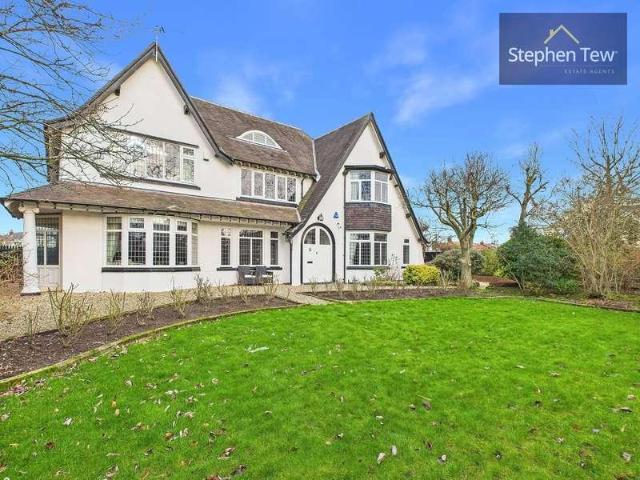 4 bed house for sale