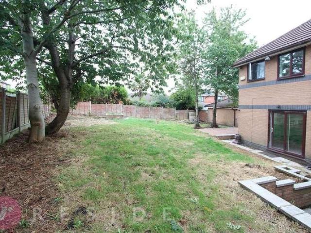 4 bed house for sale
