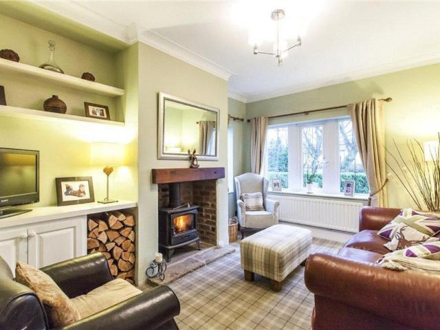 4 bed house for sale