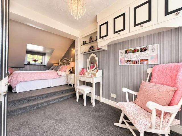 4 bed house for sale