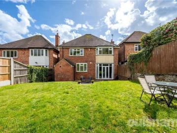 4 bed house for sale