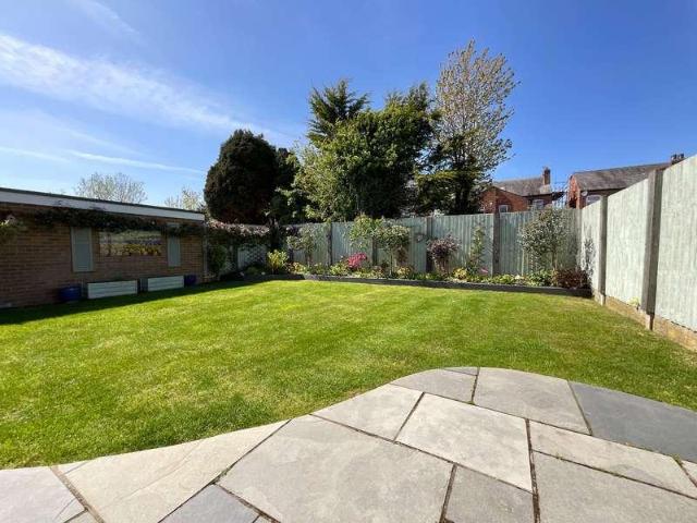 4 bed house for sale