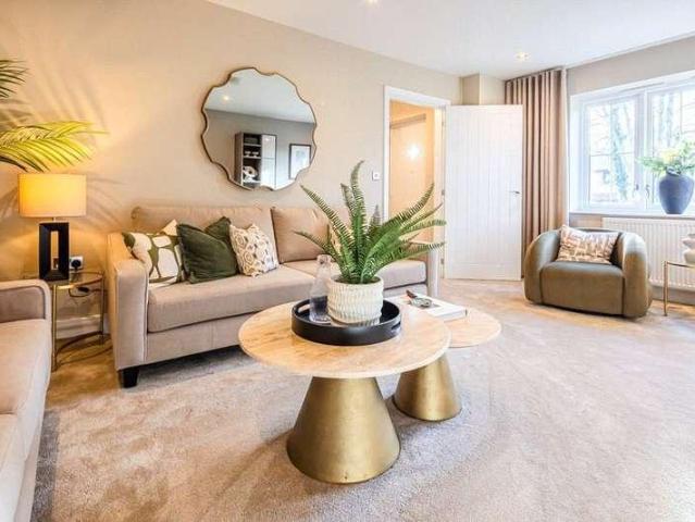 4 bed house for sale