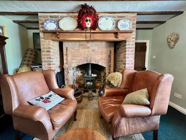 4 bed house for sale