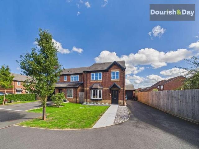 4 bed house for sale
