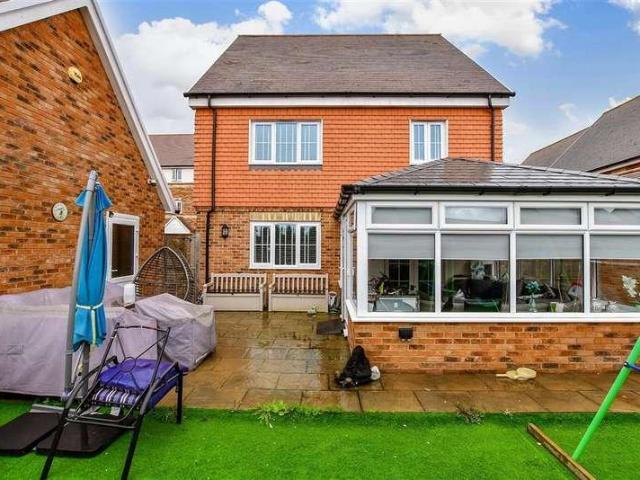 4 bed house for sale