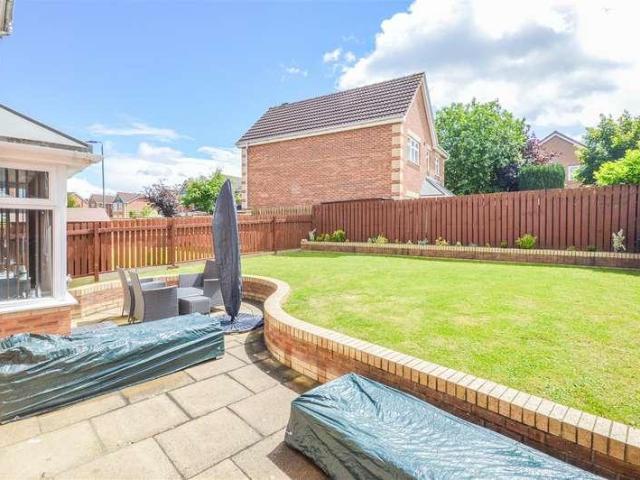 4 bed house for sale