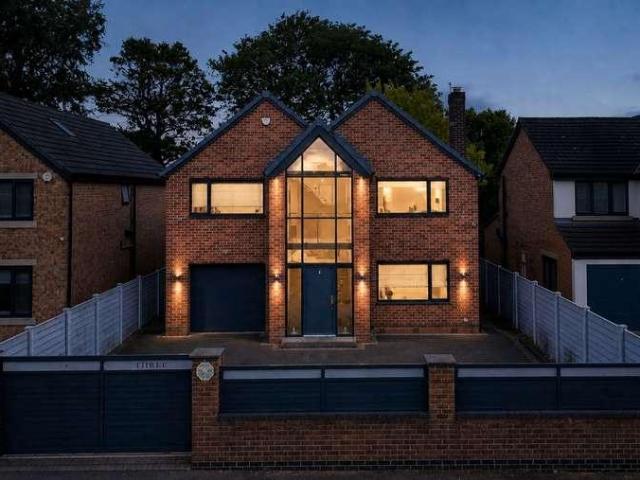 4 bed house for sale