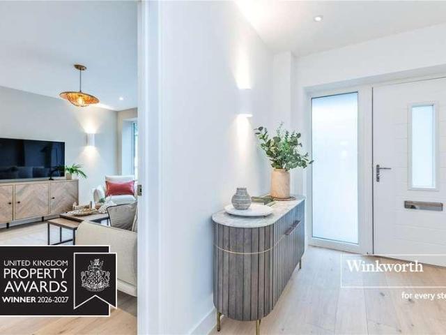 4 bed house for sale