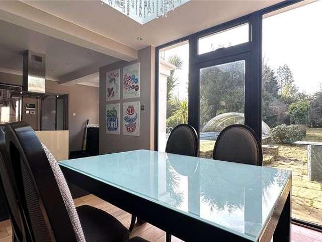 4 bed house for sale