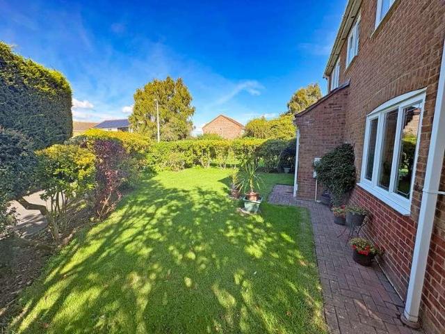 4 bed house for sale